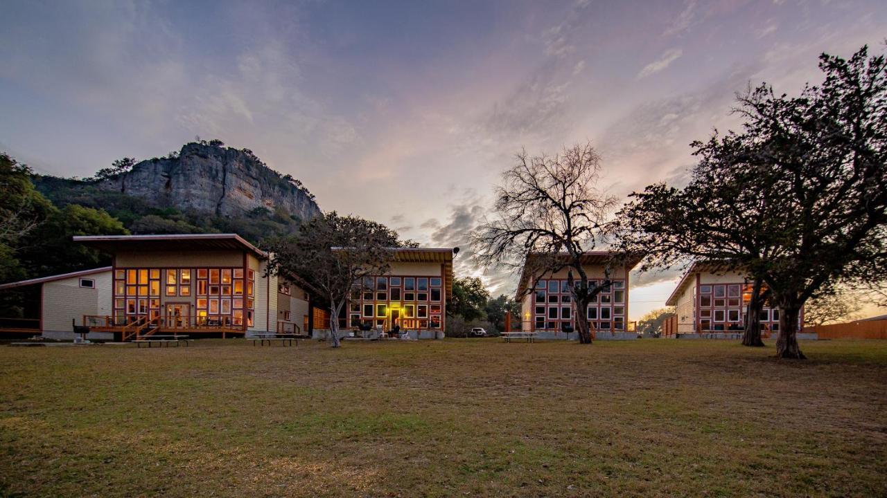 Seven Bluff Cabins Concan Eksteriør bilde