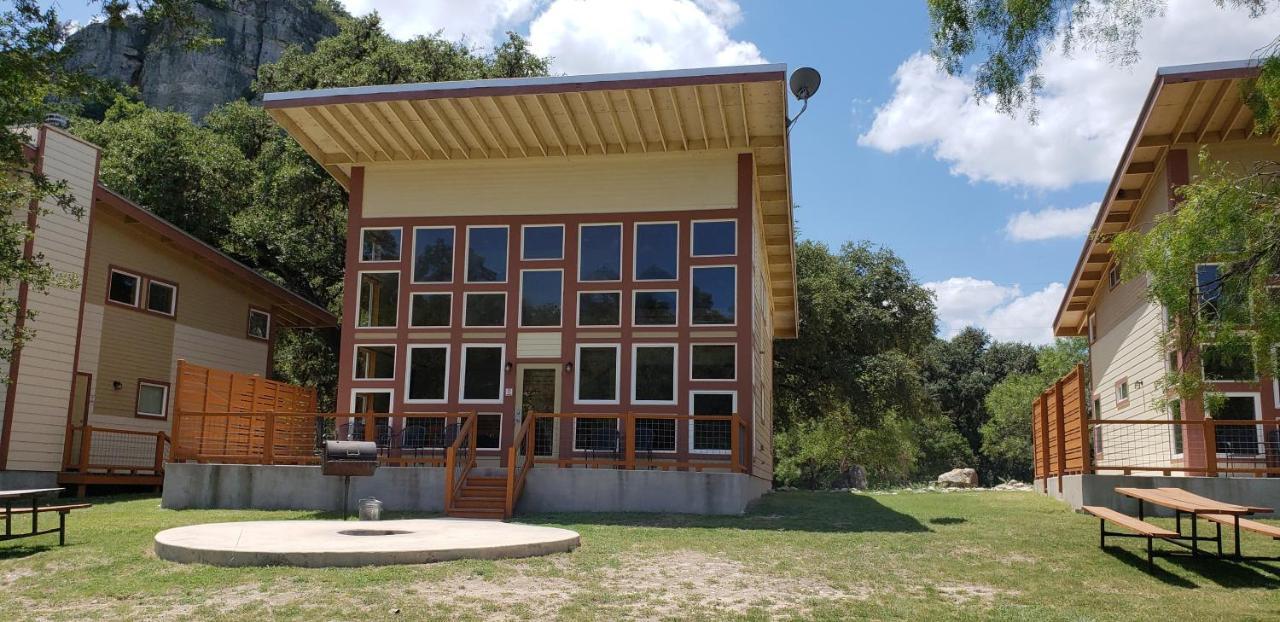 Seven Bluff Cabins Concan Eksteriør bilde